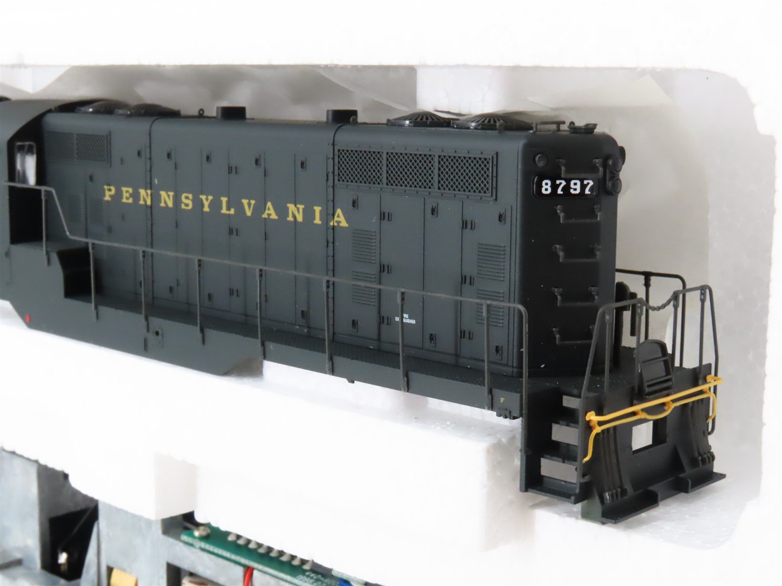 HO Scale Proto 2000 23564 PRR Pennsylvania GP7 Diesel Locomotive #8797 BAD GEARS