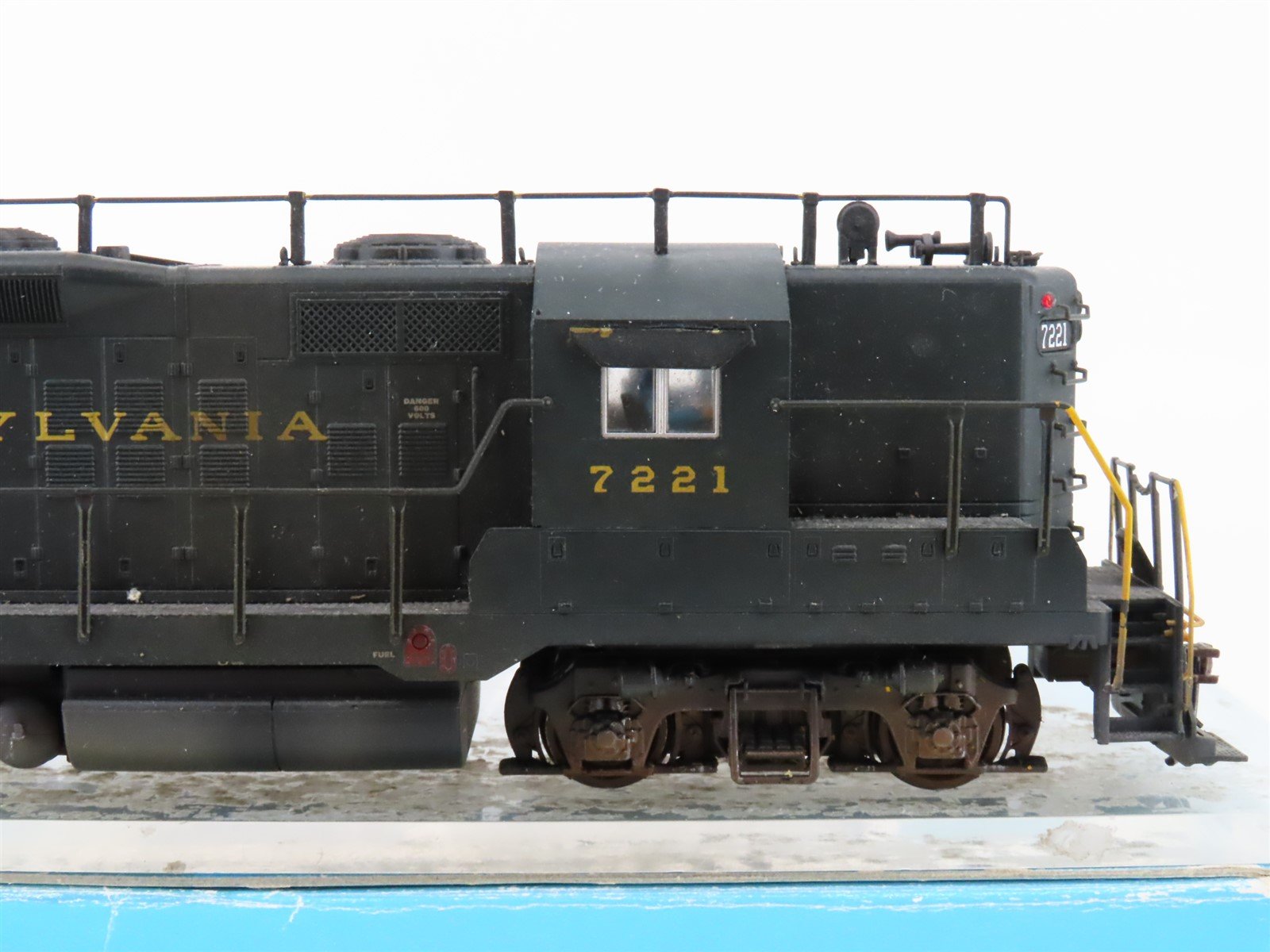 HO Scale Proto 2000 21644 PRR Pennsylvania GP9 Diesel #7221 CUSTOM/BAD GEARS