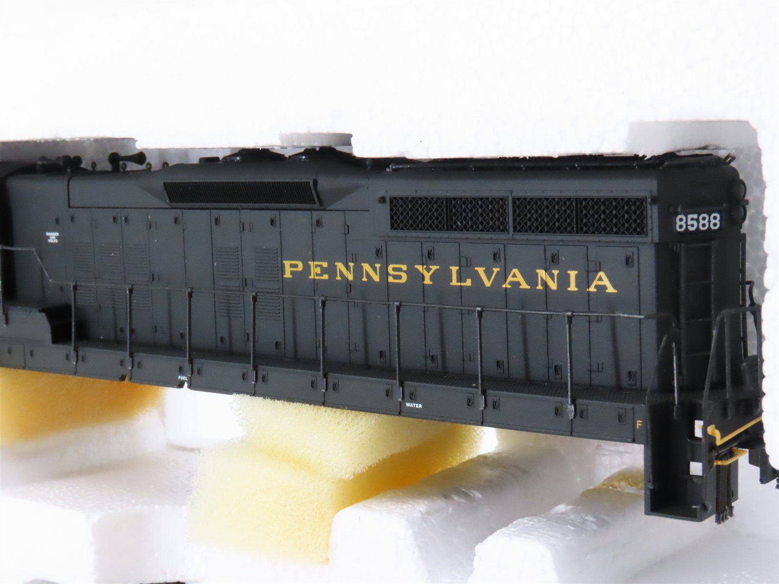 HO Scale Proto 2000 8097 PRR Pennsylvania SD7 Diesel Locomotive #8588