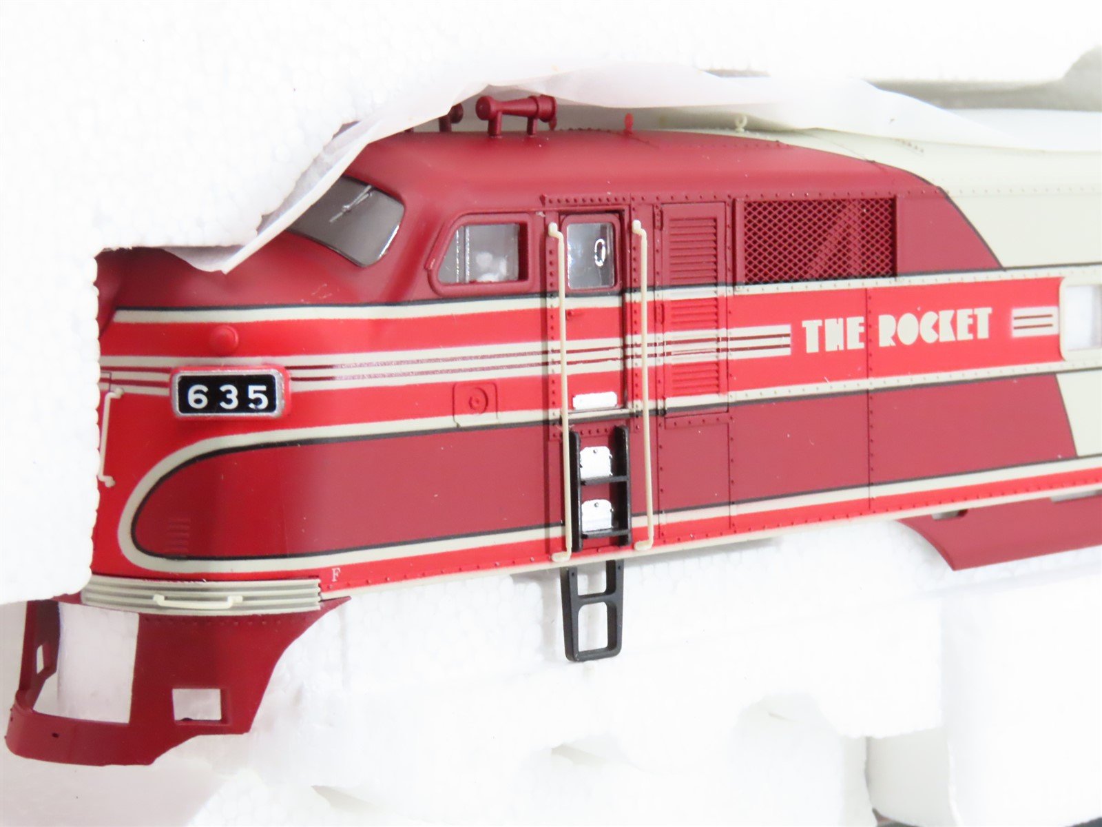 HO Scale Proto 2000 21069 RI Rock Island E7A Diesel Locomotive #635