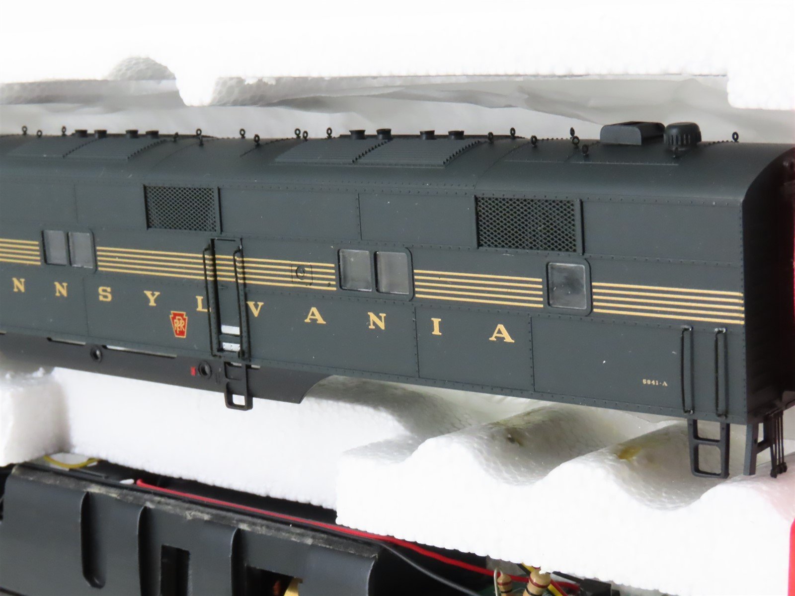 HO Scale Proto 2000 23061 PRR Pennsylvania E7A Diesel Locomotive #5841