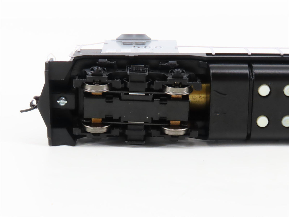 HO Scale Athearn RTR 91538 Amtrak CF7 Diesel Locomotive #586