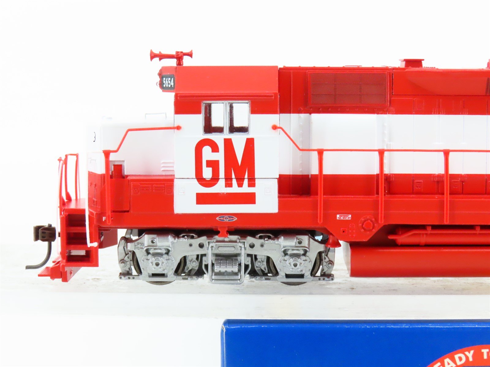 HO Scale Athearn RTR 94229 EMD demonstrator GP35 Diesel Locomotive #5654