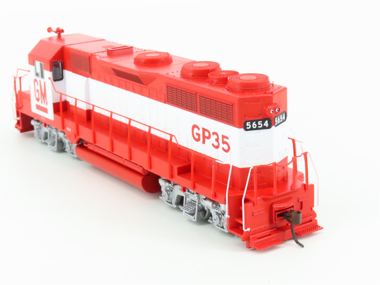 HO Scale Athearn RTR 94229 EMD demonstrator GP35 Diesel Locomotive #5654