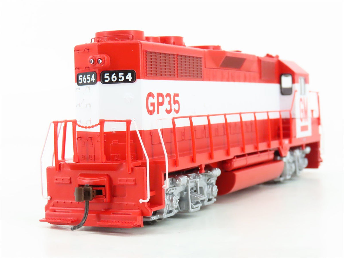 HO Scale Athearn RTR 94229 EMD demonstrator GP35 Diesel Locomotive #5654