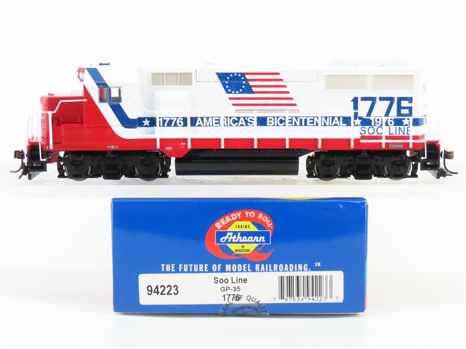 HO Scale Athearn RTR 94223 SOO Line Bicentennial GP35 Diesel Loco #1776