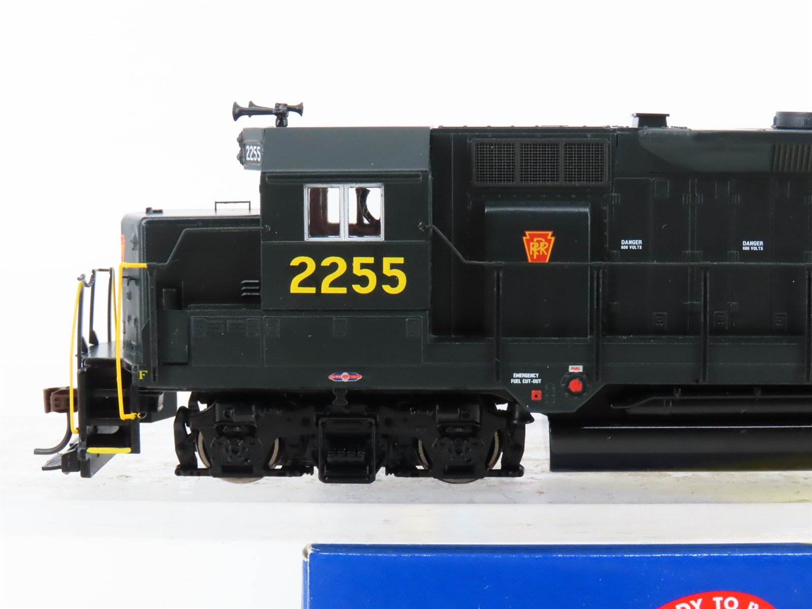 HO Scale Athearn RTR 91753 PRR Pennsylvania GP35 Diesel Locomotive #2255
