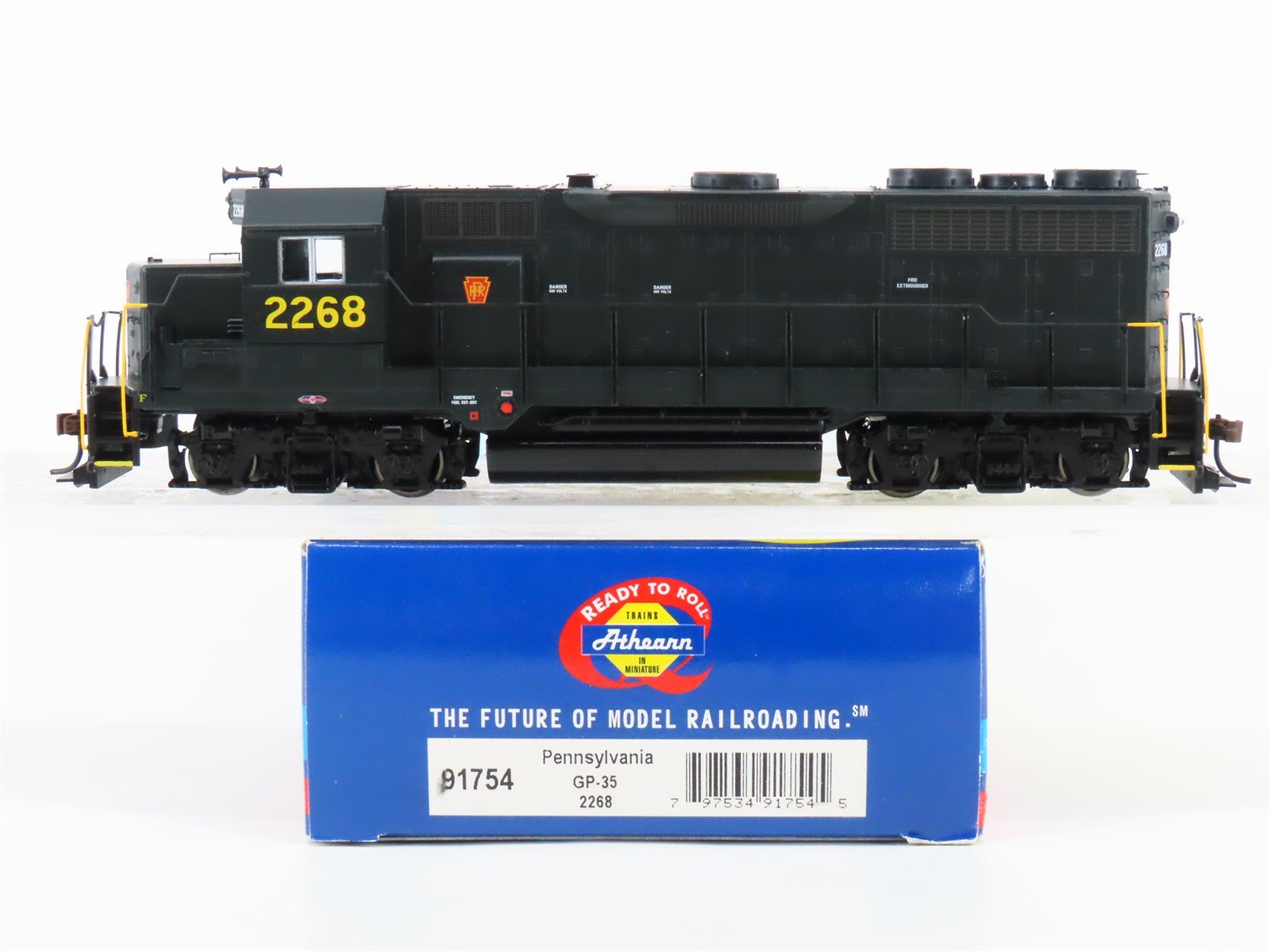HO Scale Athearn RTR 91754 PRR Pennsylvania GP35 Diesel Locomotive #2268