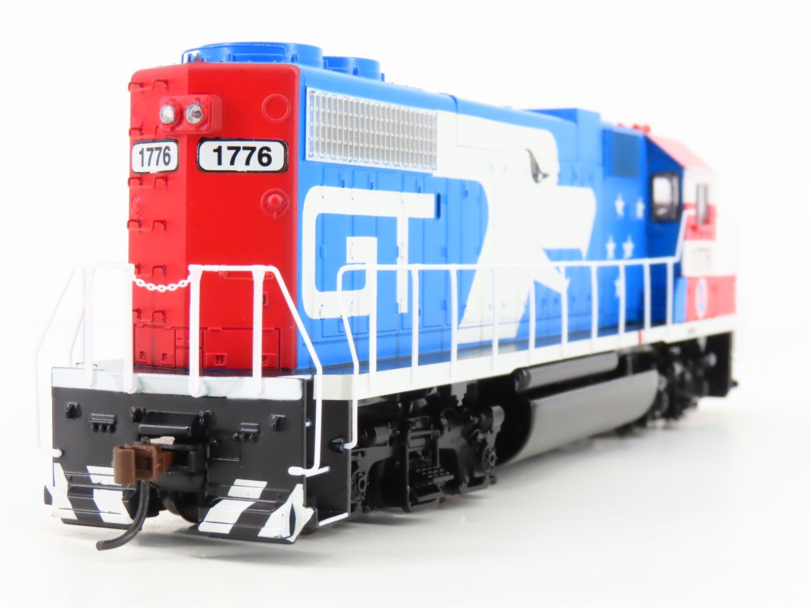 HO Scale Athearn RTR 79670 GTW Bicentennial GP38-2 Diesel Locomotive #1776