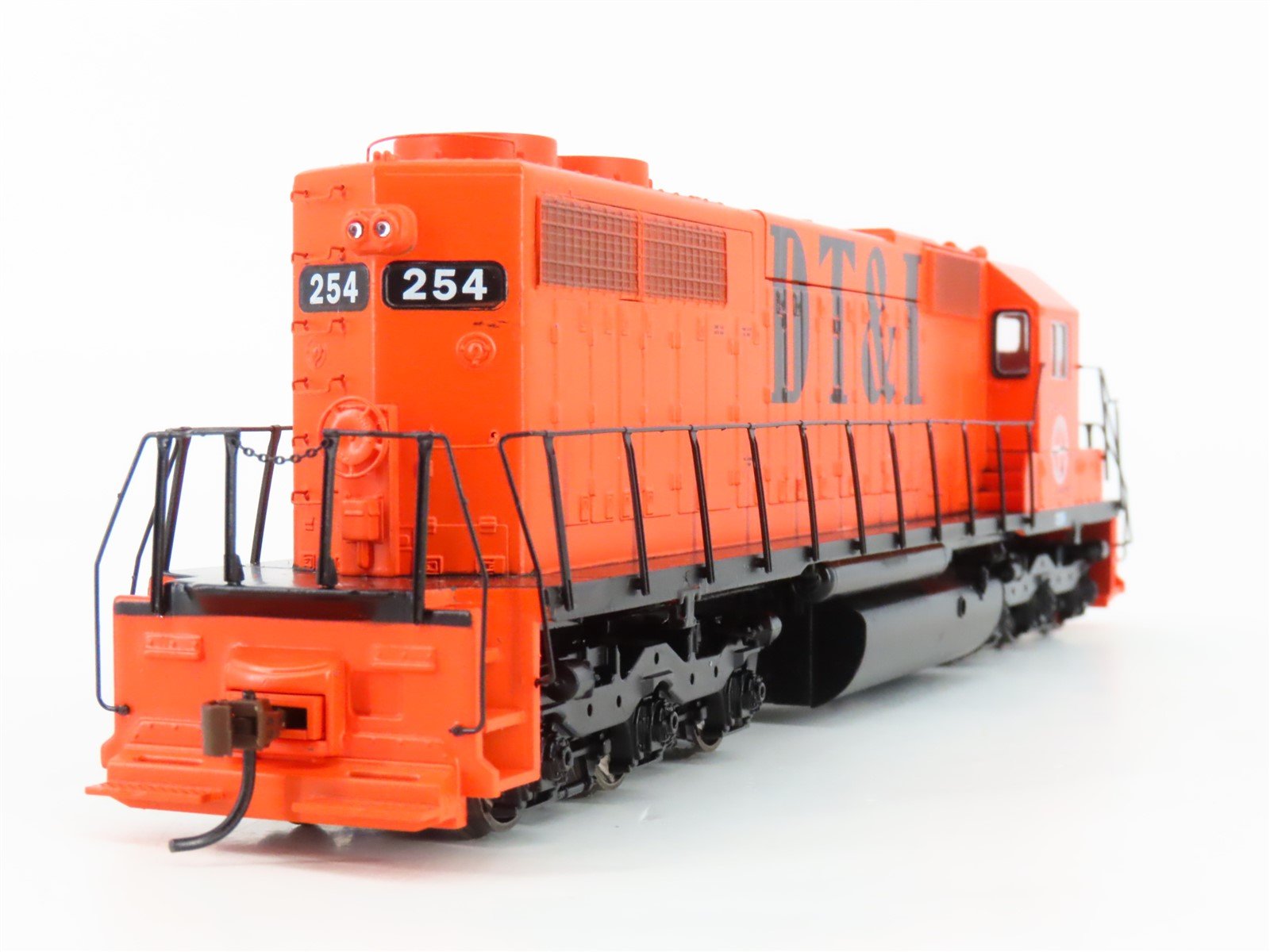 HO Scale Athearn RTR 93506 DT&I Detroit Toledo & Ironton SD38 Diesel Loco #254