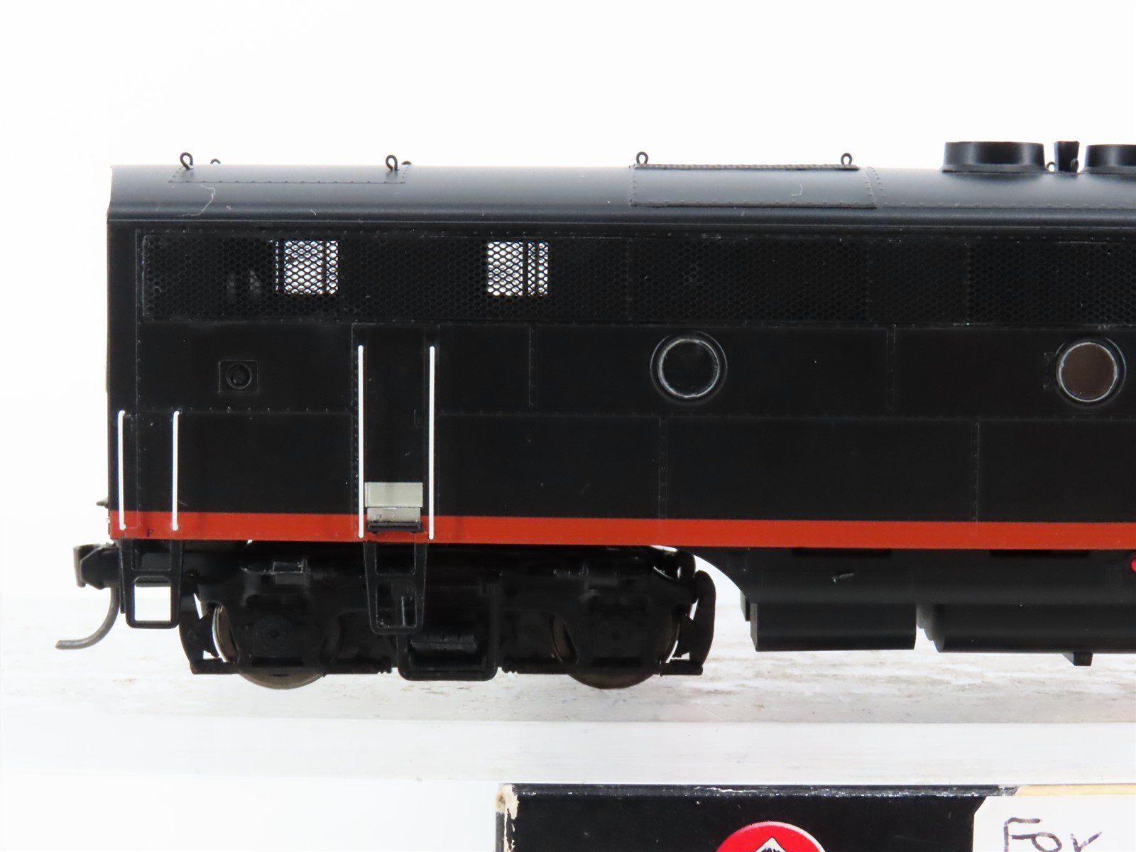 HO Scale Intermountain 49602 SP Southern Pacific F3B Diesel Locomotive