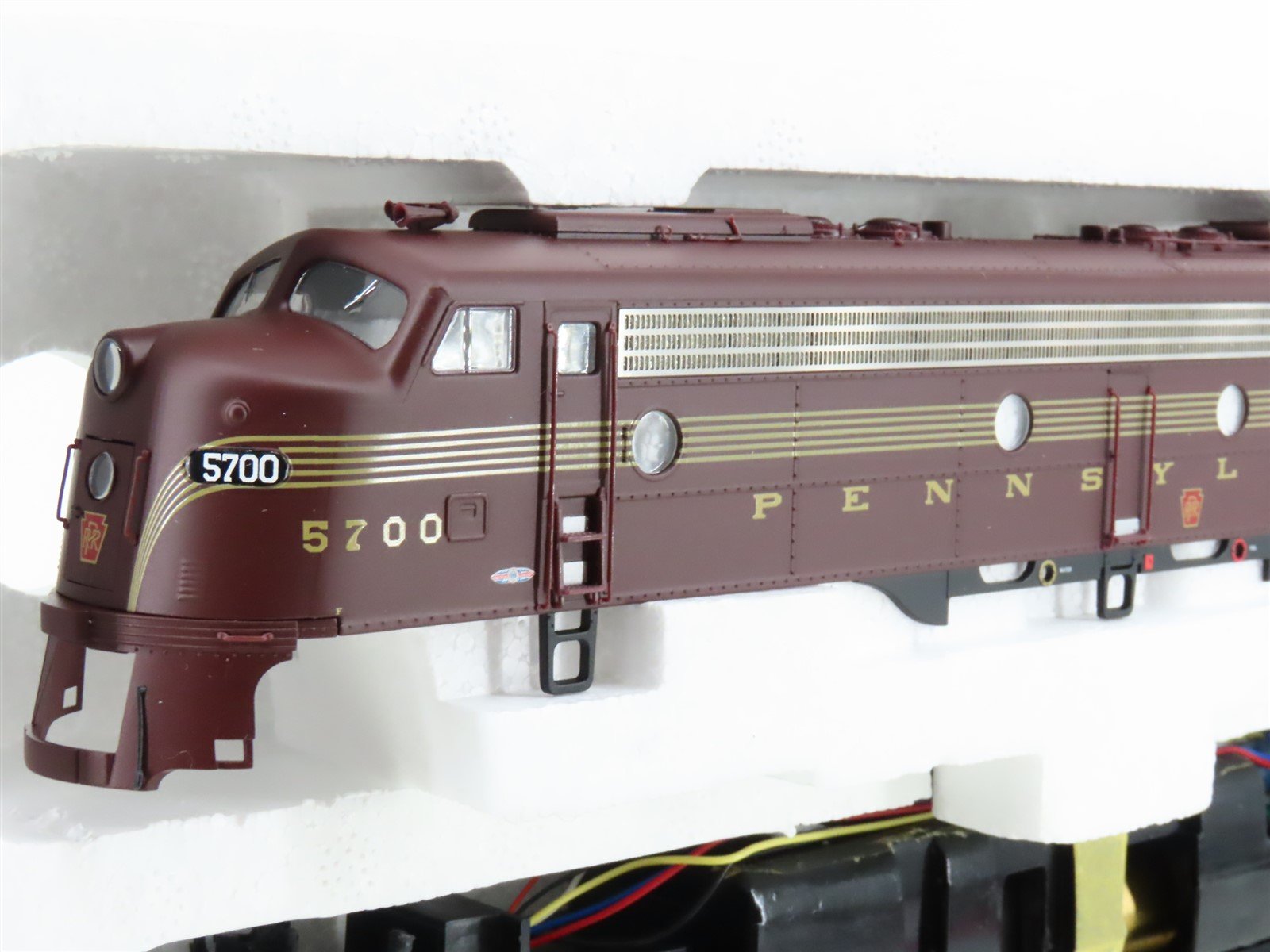 HO Proto 2000 920-31715 PRR Pennsylvania EMD E8/9A Diesel #5700A - DCC Ready
