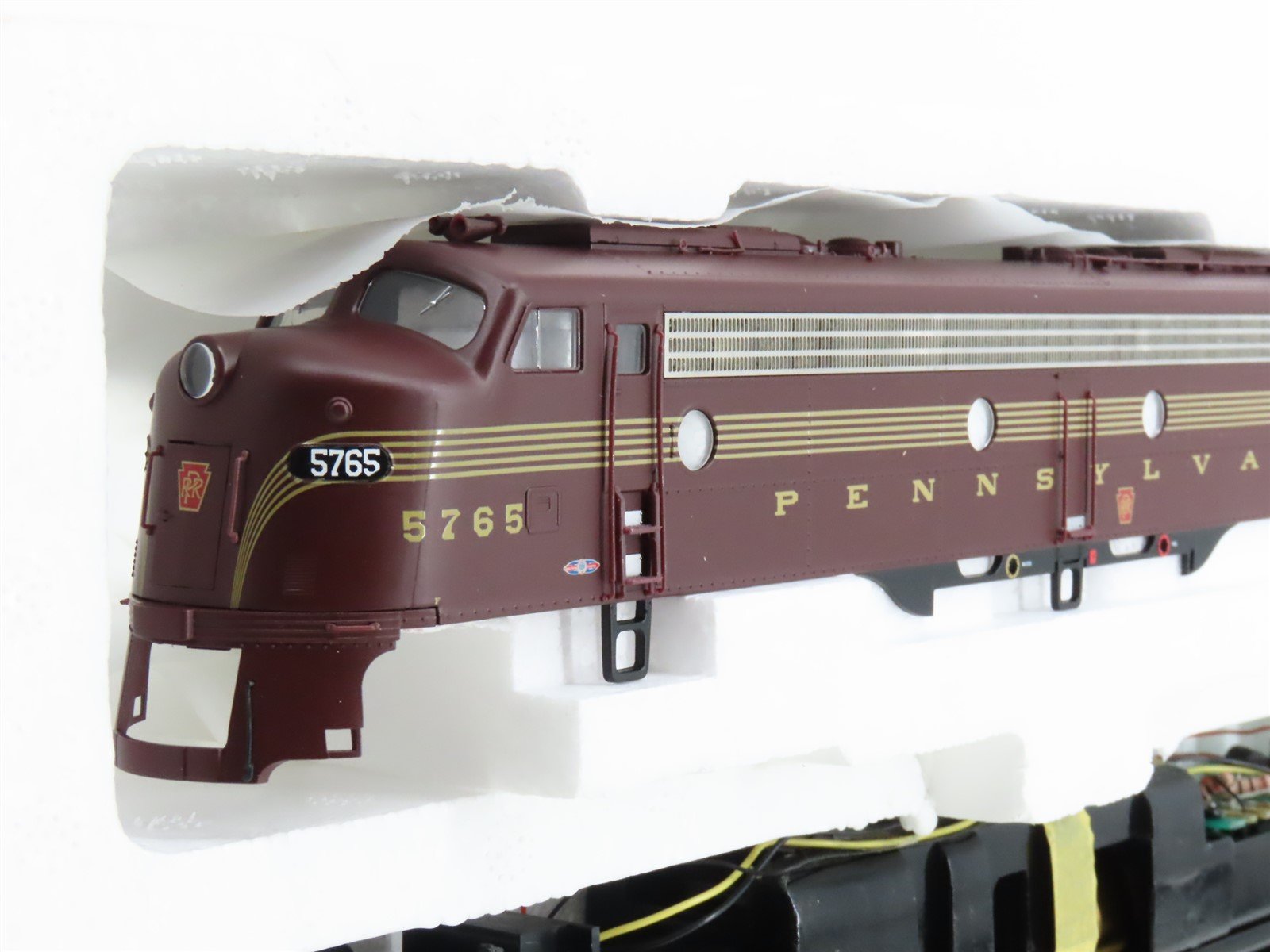 HO Proto 2000 920-31716 PRR Pennsylvania EMD E8/9A Diesel #5765A - DCC Ready