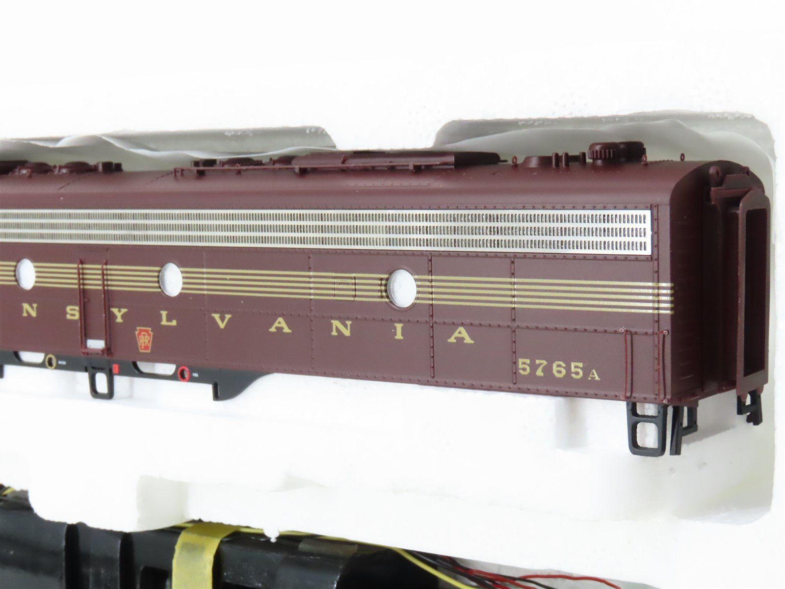 HO Proto 2000 920-31716 PRR Pennsylvania EMD E8/9A Diesel #5765A - DCC Ready