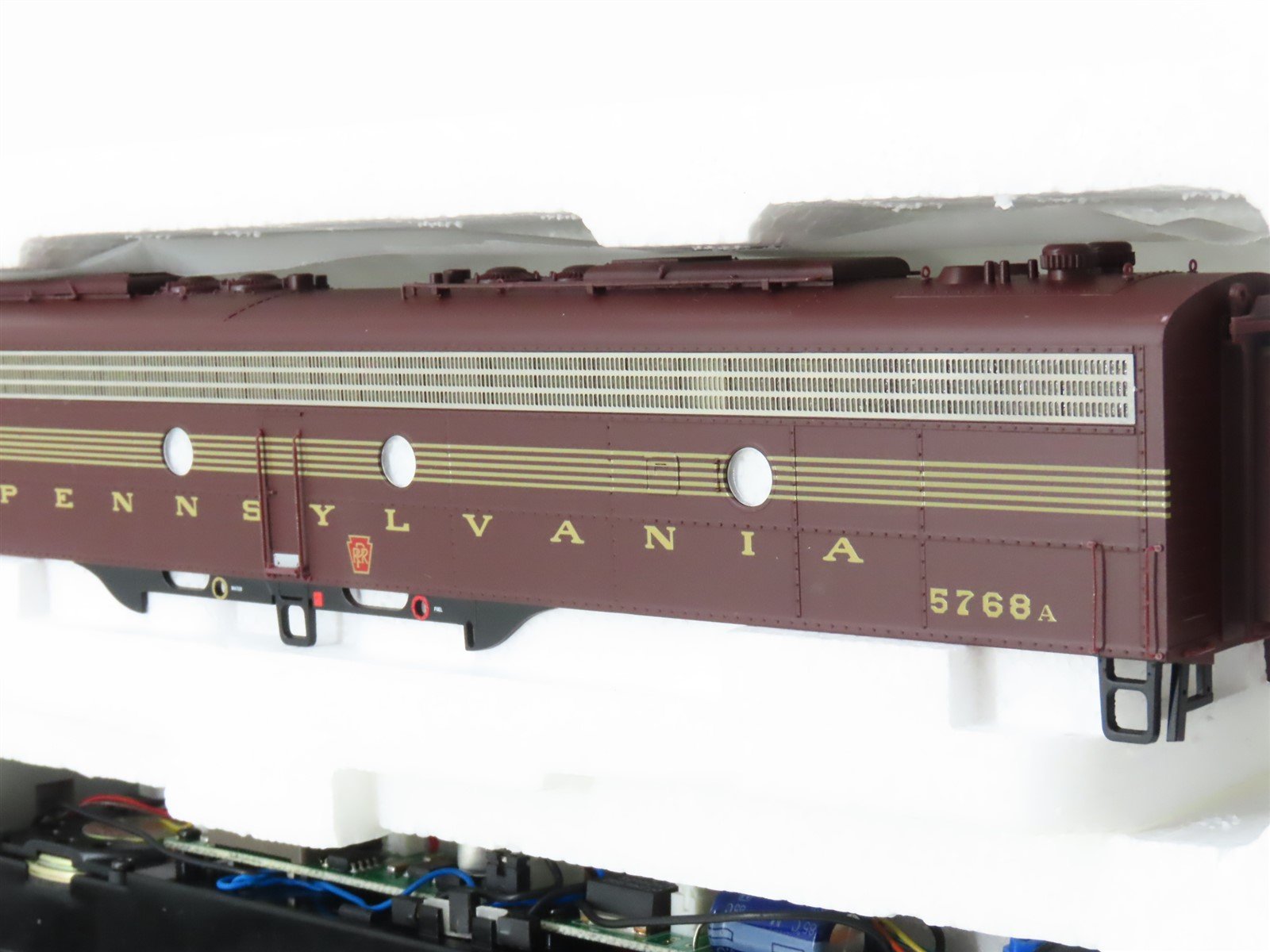 HO Proto 2000 920-31714 PRR Pennsylvania EMD E8/9A Diesel #5768 w/ DCC & Sound