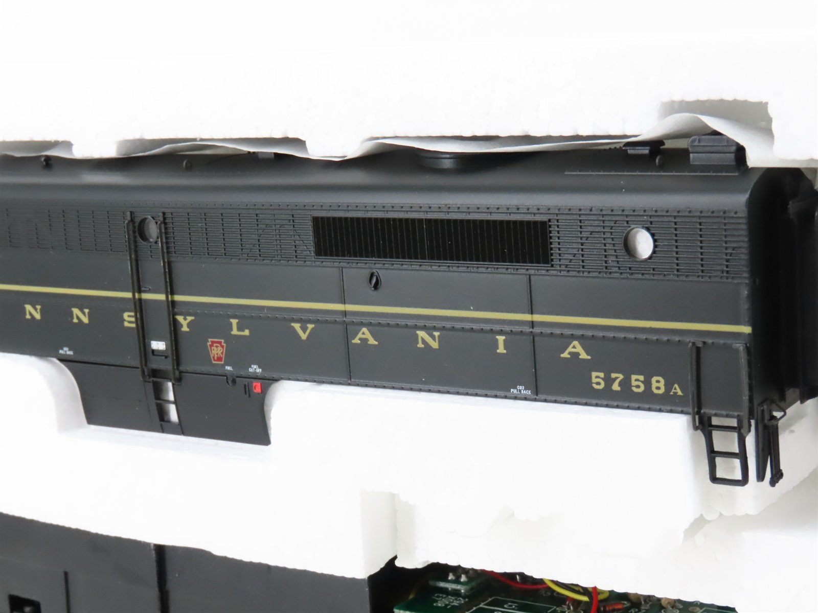 HO Scale Proto 2000 30475 PRR Pennsylvania ALCO PA Diesel #5758A - DCC Ready