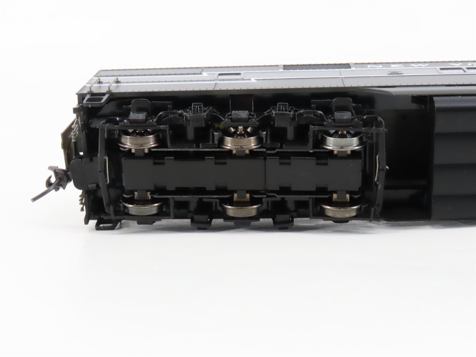 HO Scale Proto 2000 21067 NYC New York Central EMD E7B Diesel #4107 - Unpowered