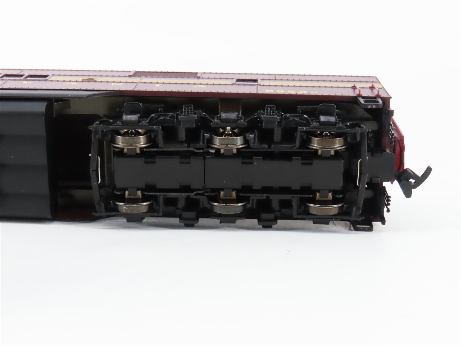 HO Scale Proto 2000 21119 PRR Pennsylvania EMD E7B Diesel #5862B - Unpowered