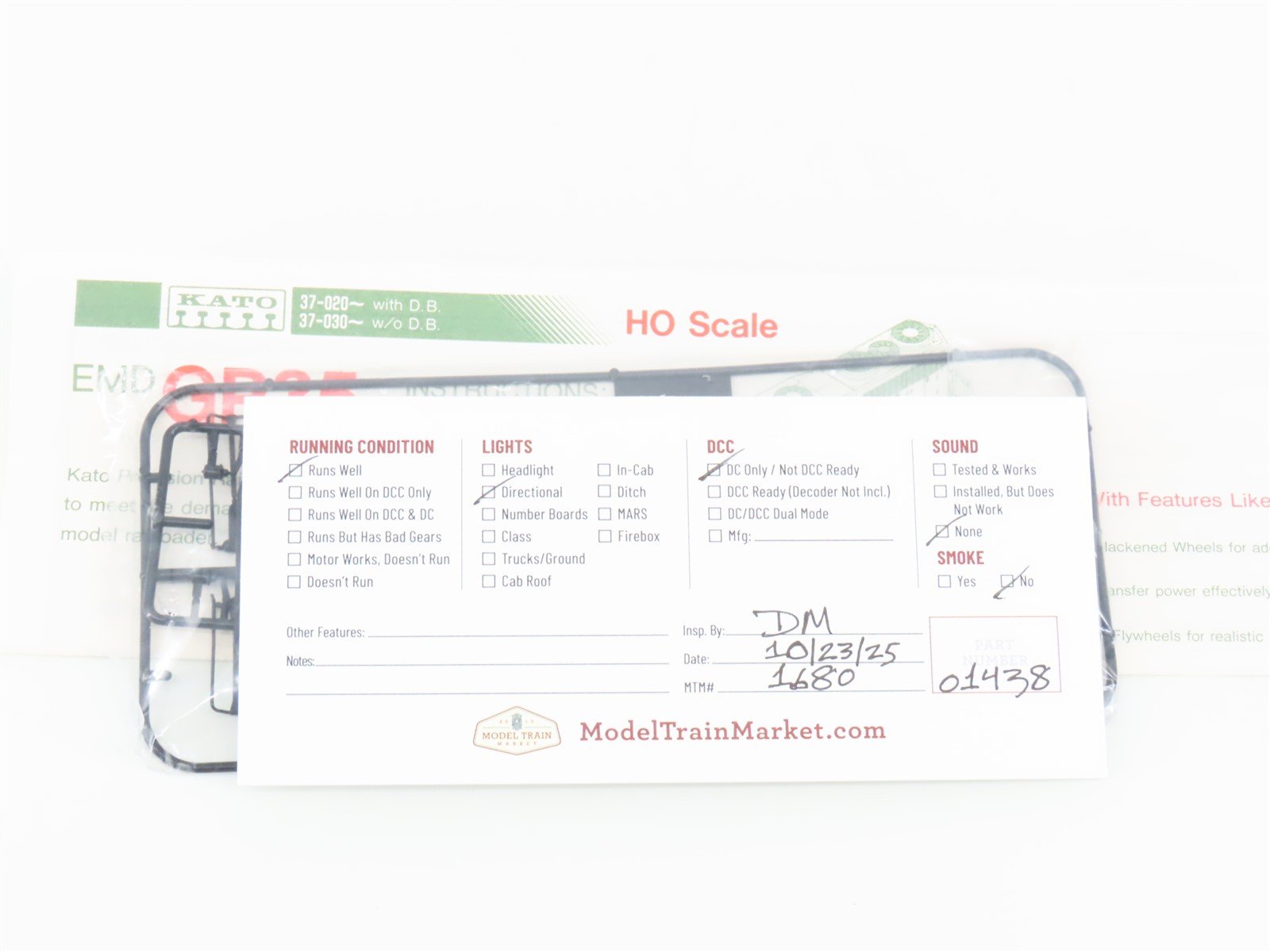 HO Scale KATO 37-02A PRR Pennsylvania EMD GP35 Ph. 1a Diesel Locomotive #2308