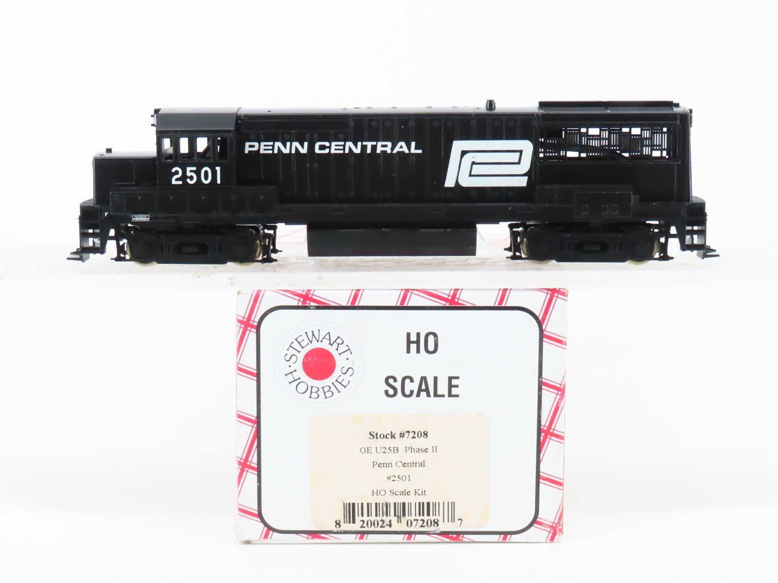 HO Scale Stewart 7208 PC Penn Central GE U25B Ph. II Diesel #2501 - DCC Ready