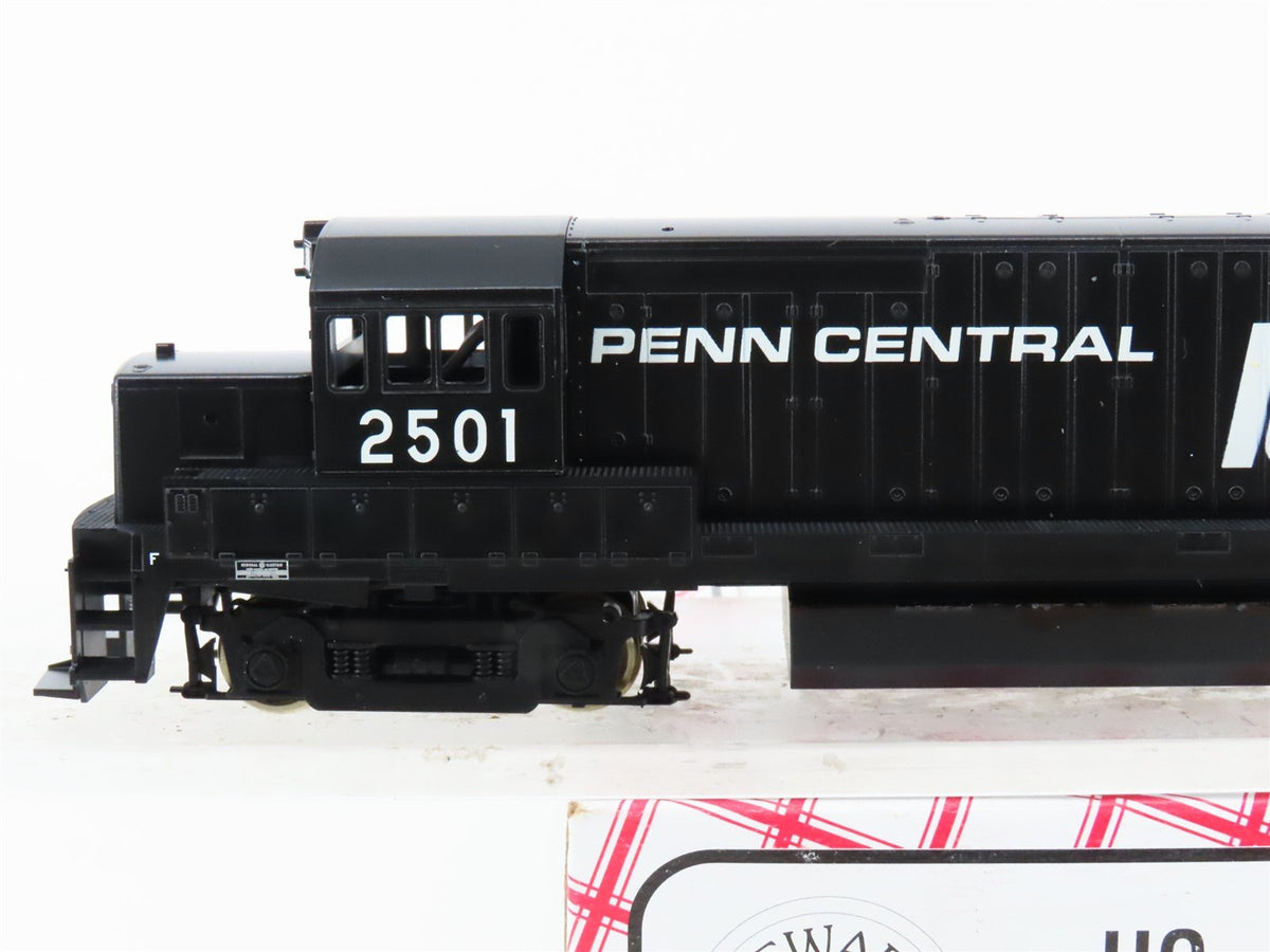 HO Scale Stewart 7208 PC Penn Central GE U25B Ph. II Diesel #2501 - DCC Ready