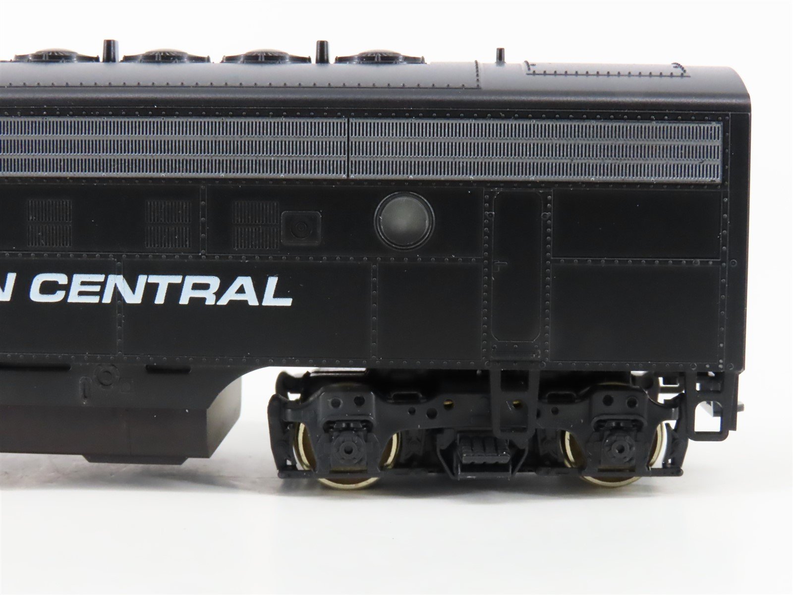 HO Scale Stewart 5810 PC Penn Central EMD F7A/B Ph. II Diesel Set - DCC Ready