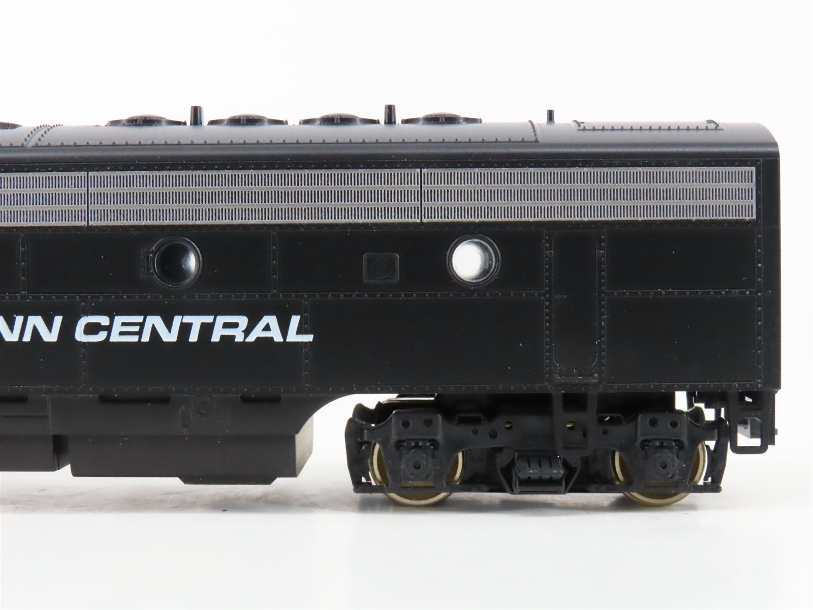 HO Scale Stewart 5810 PC Penn Central EMD F7A/B Ph. II Diesel Set - DCC Ready