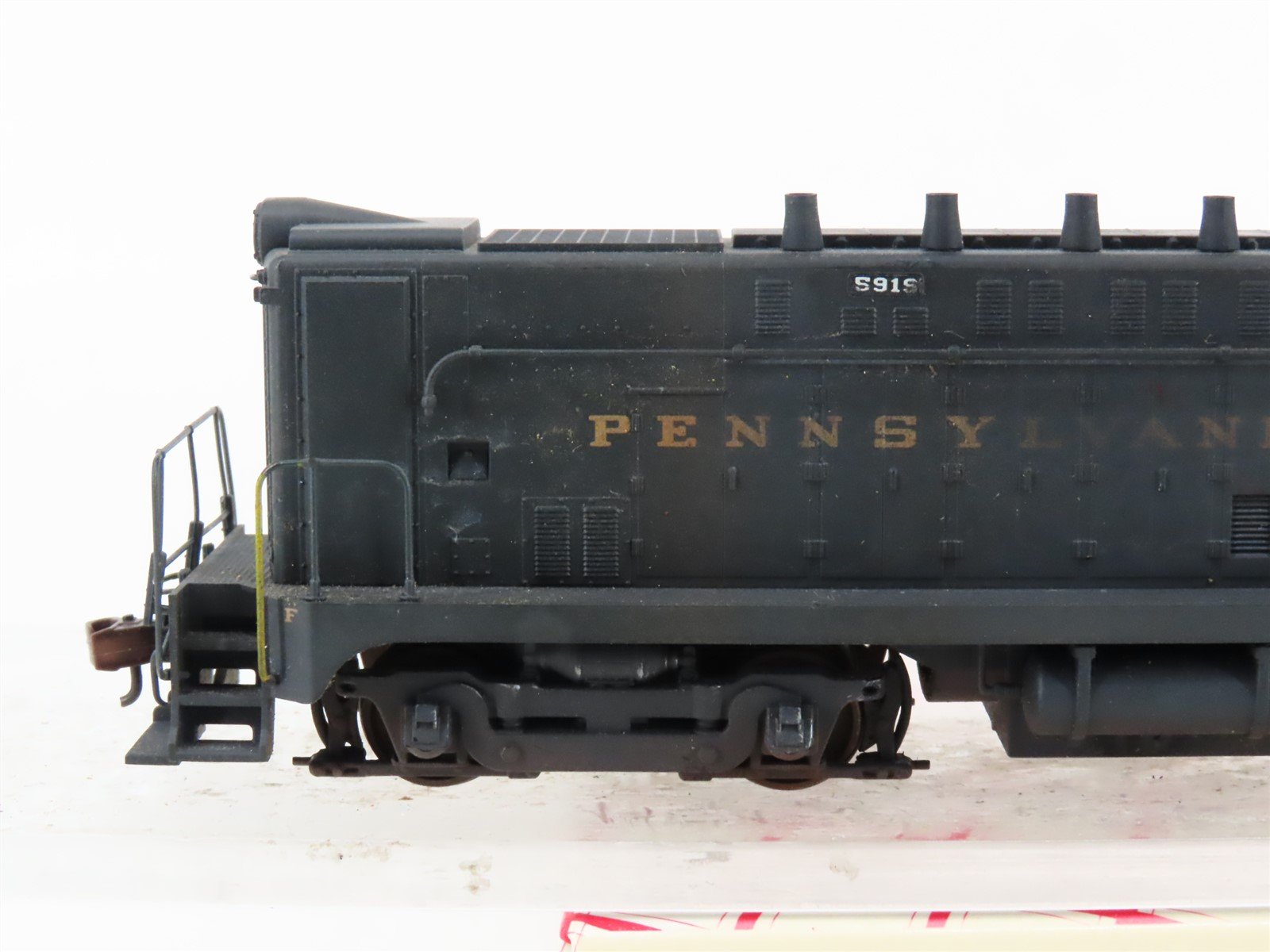 HO Stewart 4705 PRR Pennsylvania VO-1000 Diesel #5919 - Weathered - DCC Ready