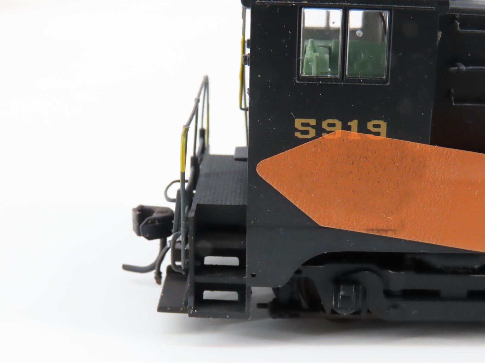 HO Stewart 4705 PRR Pennsylvania VO-1000 Diesel #5919 - Weathered - DCC Ready