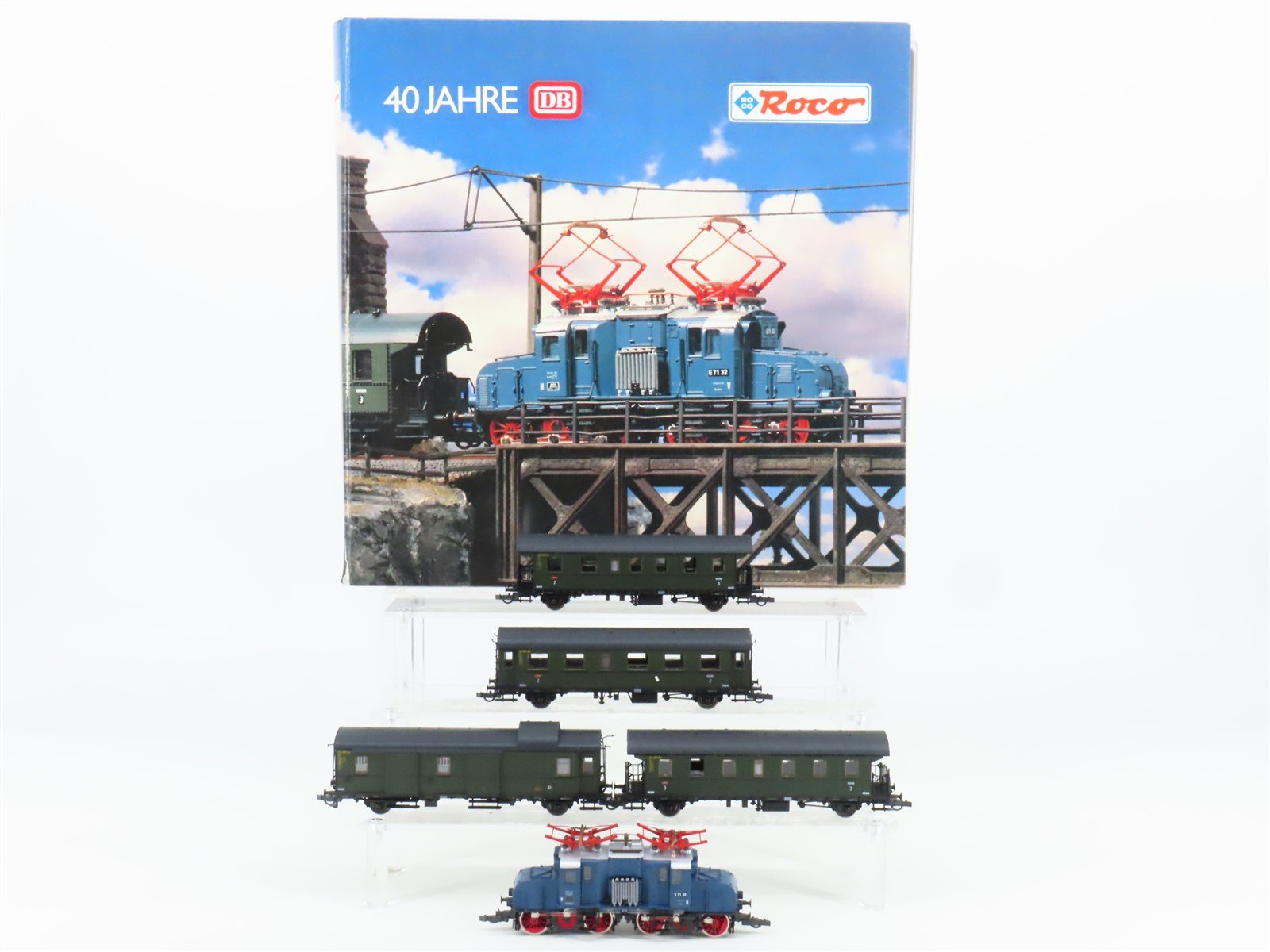HO Roco 43031 DB Deutsche Bundesbahn 40th Anniversary E71 Electric Passenger Set