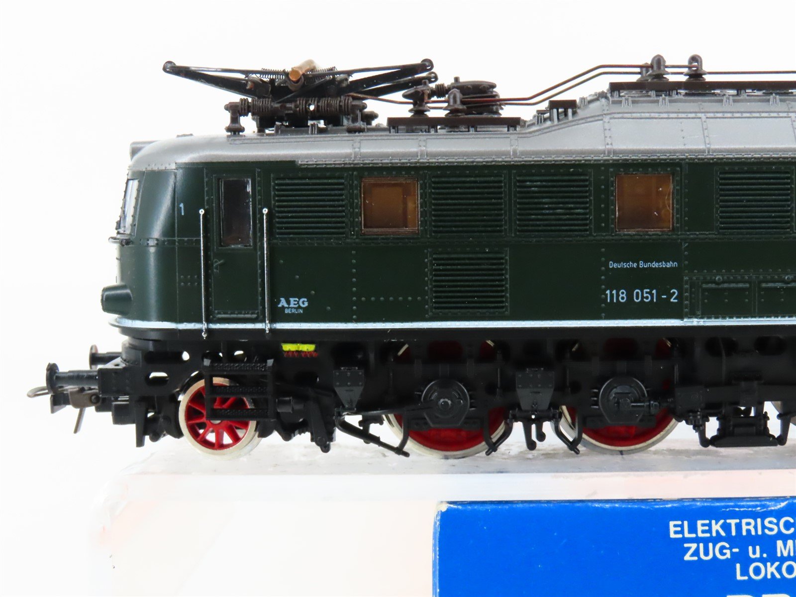 HO Scale Roco 4141C DB Deutsche Bundesbahn BR118 Electric Locomotive #051-2