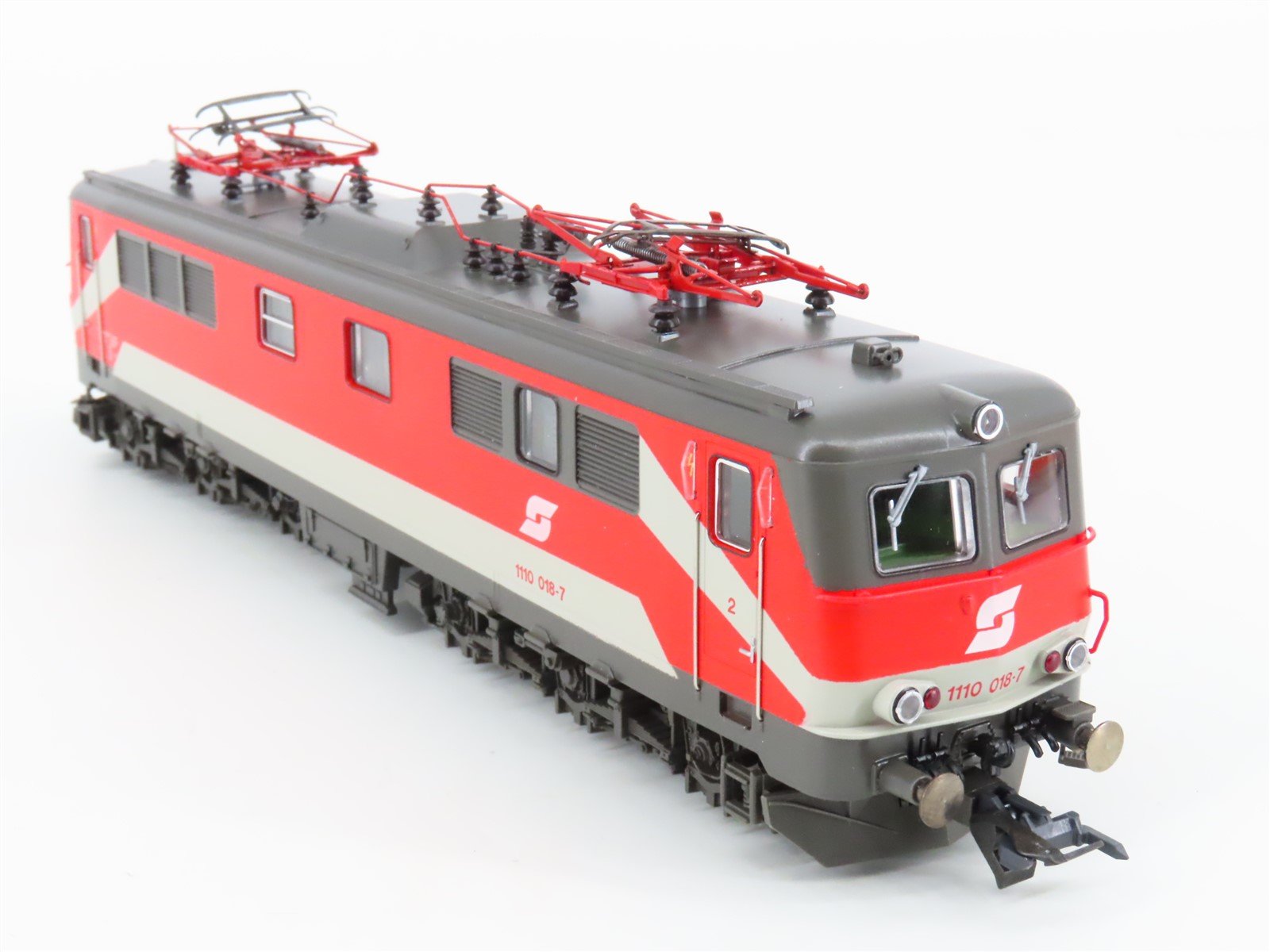 HO Scale Roco 43760 OBB Austrian Class 1110 Electric #018-7 - DCC Ready