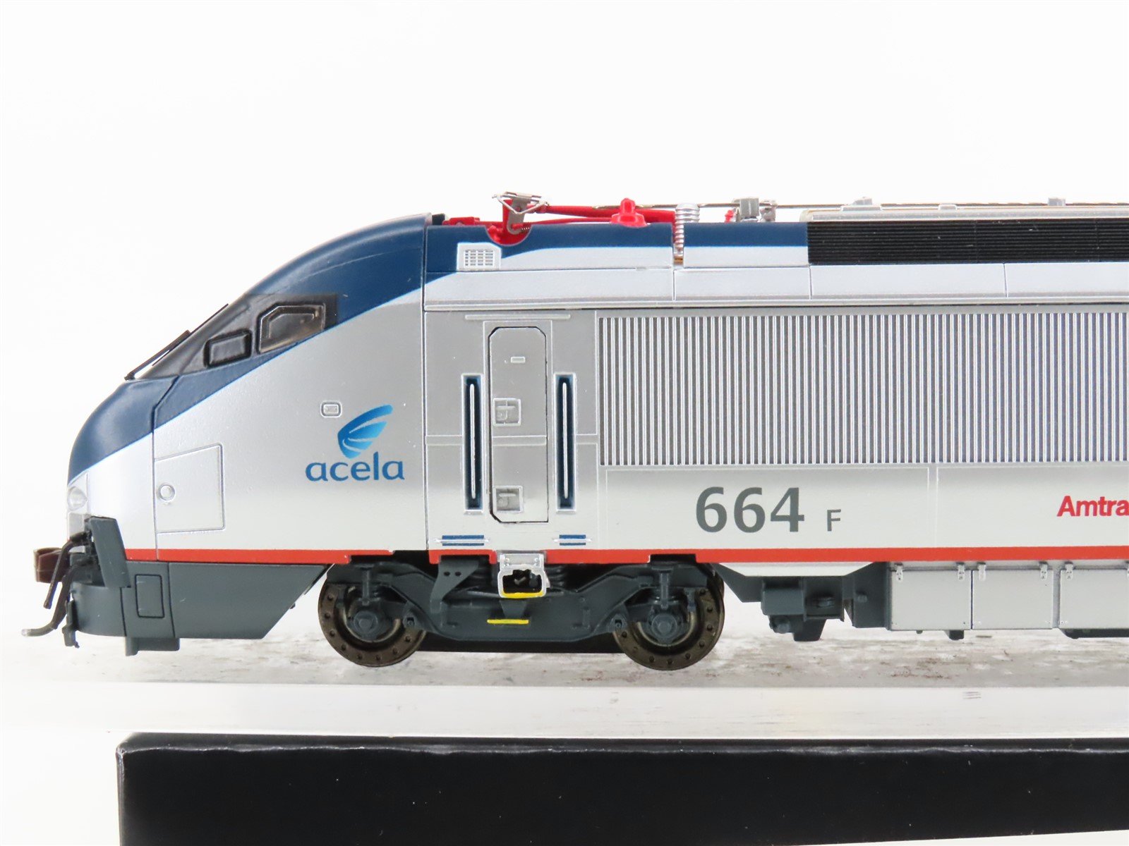 HO Bachmann Spectrum 83005 AMTK Amtrak Acela HHP-8 Electric #664 - DCC Ready