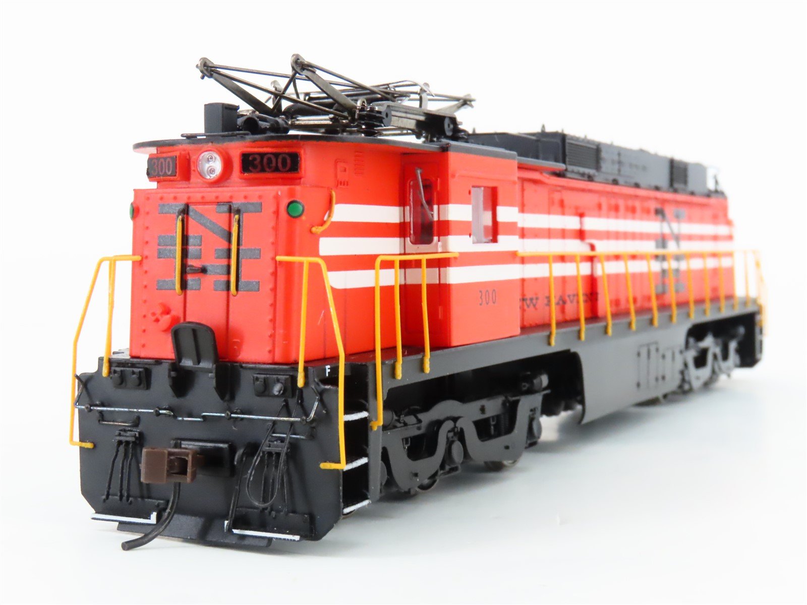 HO Scale Bachmann Spectrum 82404 NH New Haven GE E33 Electric #300 - DCC Ready