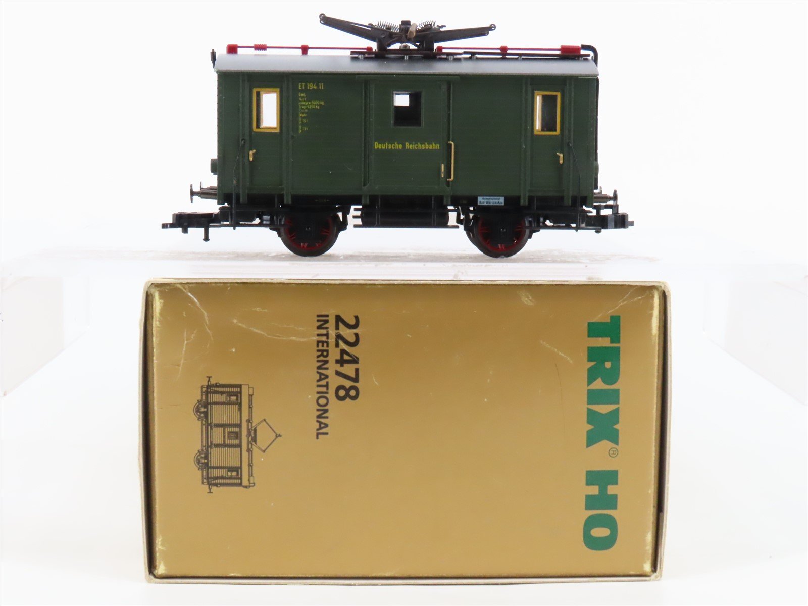 HO Scale Trix 22478 DR Deutsche Reichsbahn ET194 Electric Locomotive #11