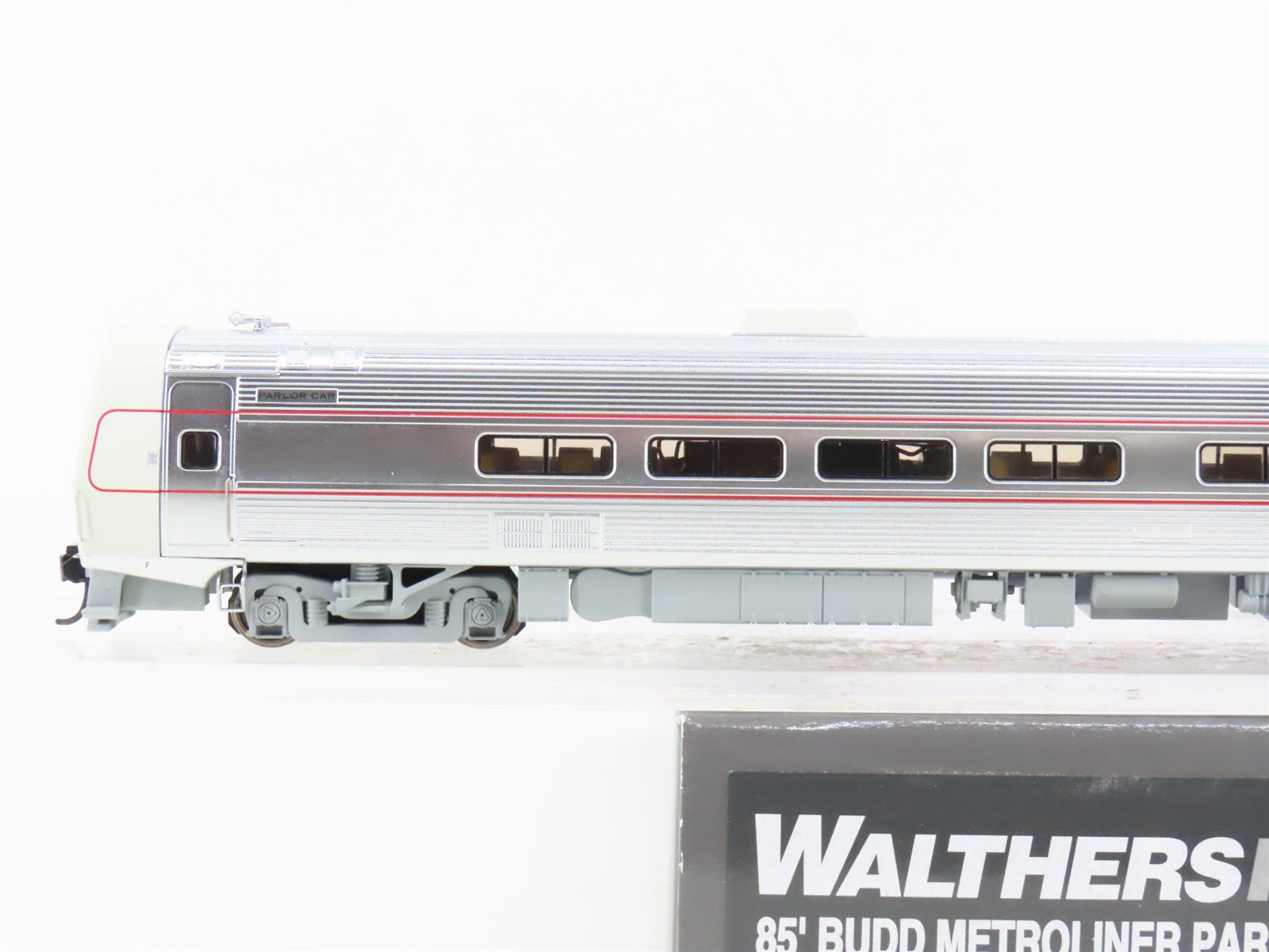 HO Walters Proto 920-13823 Amtrak/PC Metroliner 85' Budd Parlor Electric Loco