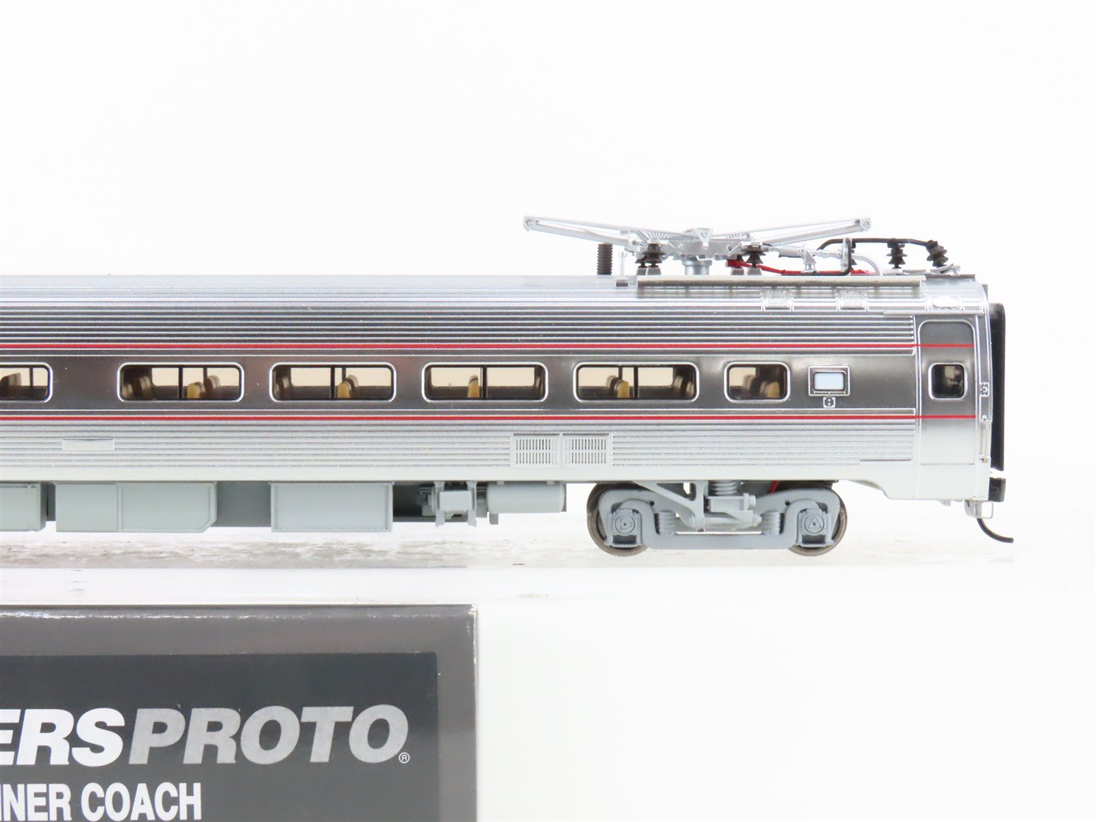 HO Walters Proto 920-13843 Amtrak/PC Metroliner 85' Budd Coach Electric Loco