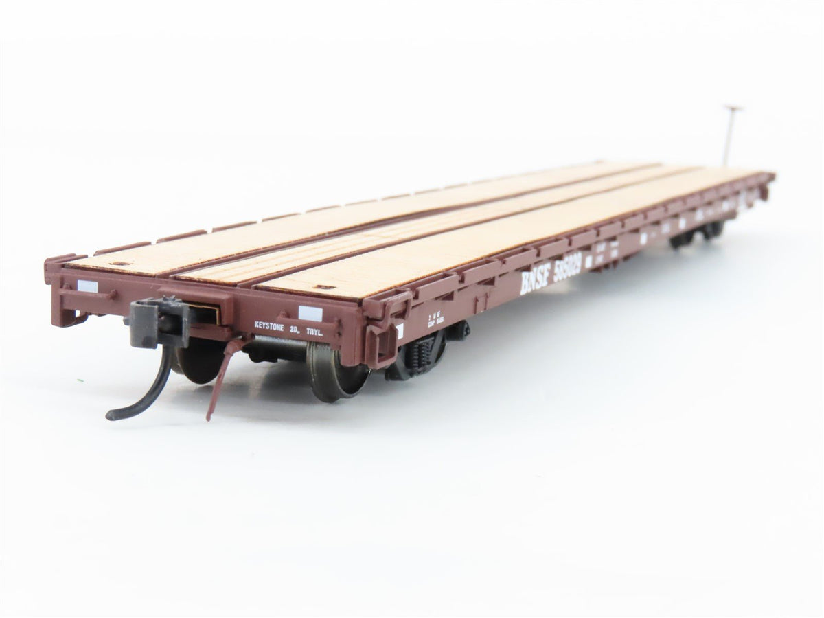 HO Scale InterMountain 46409-15 BNSF Railway 60&#39; Wood Deck Flat Car #585029