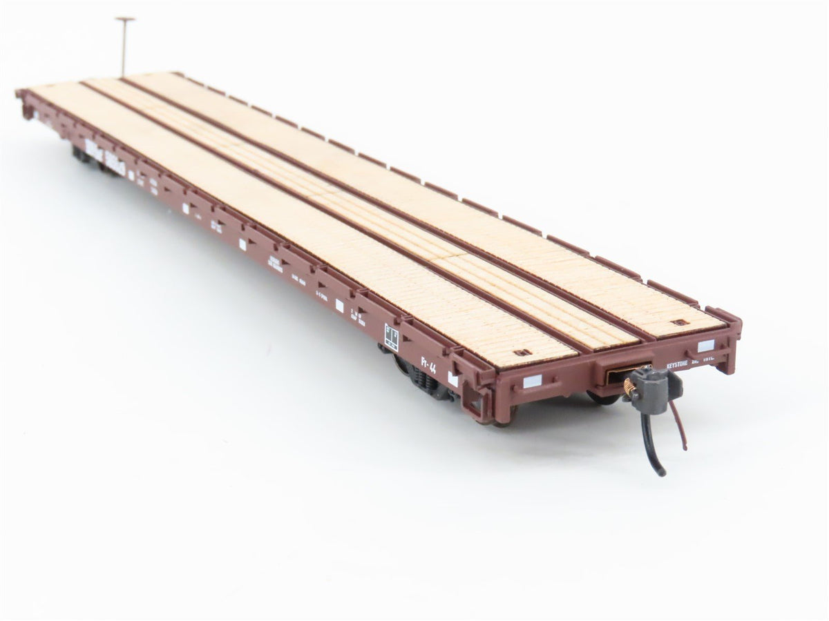 HO Scale InterMountain 46409-15 BNSF Railway 60&#39; Wood Deck Flat Car #585029