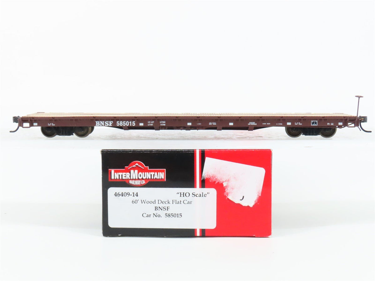 HO Scale InterMountain 46409-14 BNSF Railway 60&#39; Wood Deck Flat Car #585015