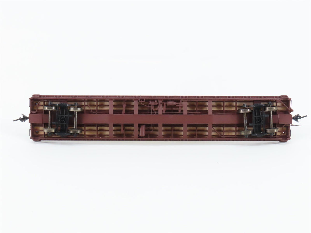 HO Scale InterMountain 46409-14 BNSF Railway 60&#39; Wood Deck Flat Car #585015