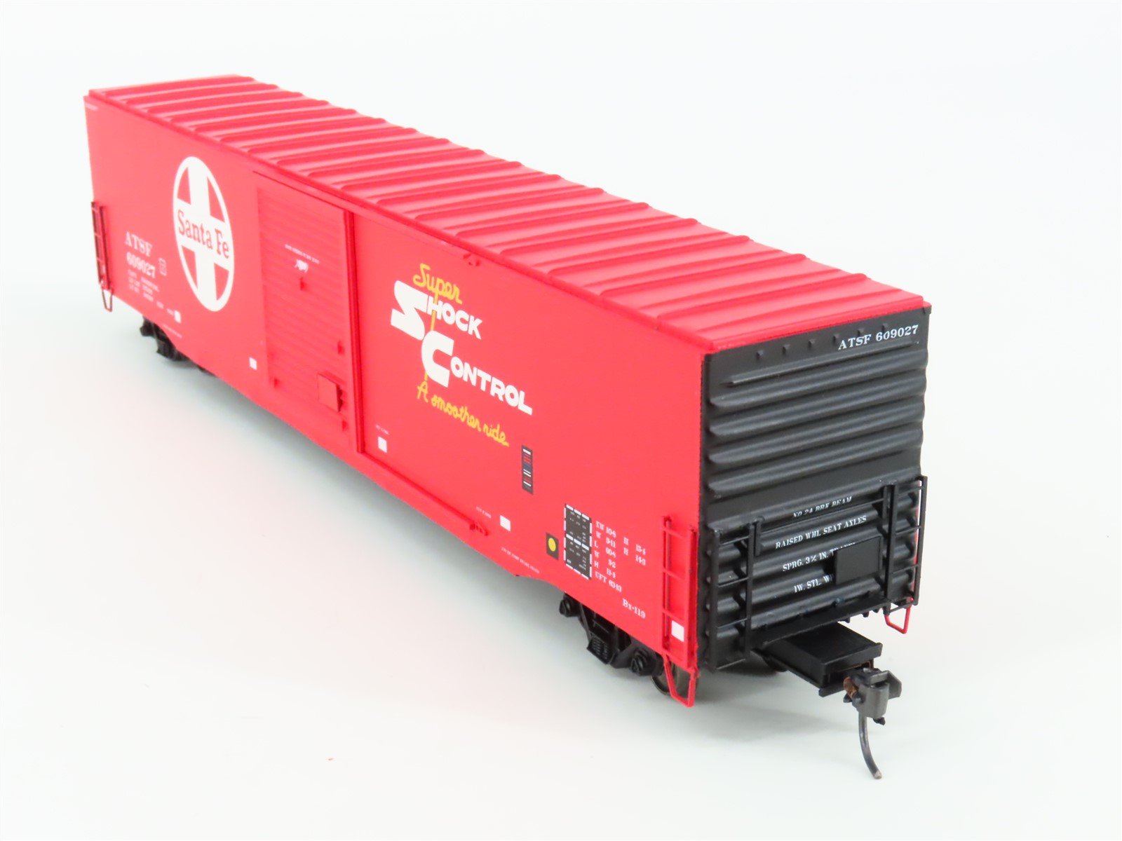 HO InterMountain 46915-02 ATSF Santa Fe Super Shock Control 60' Box Car #609027