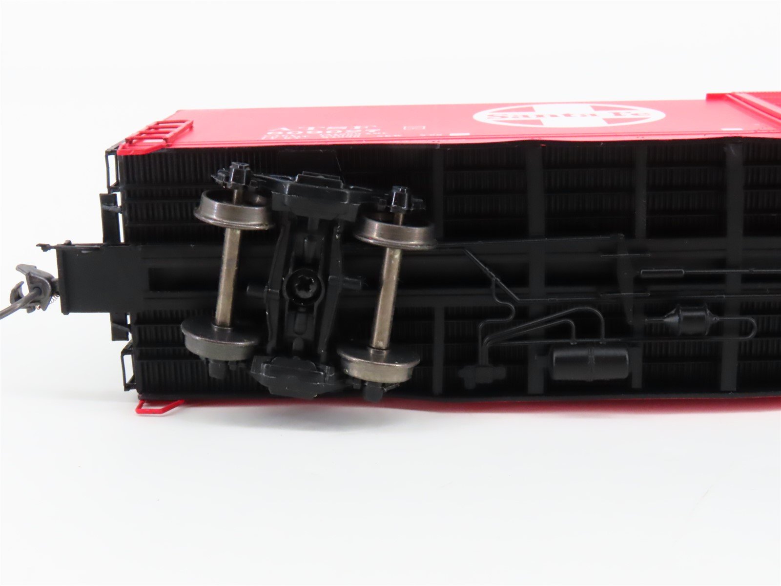 HO InterMountain 46915-02 ATSF Santa Fe Super Shock Control 60' Box Car #609027