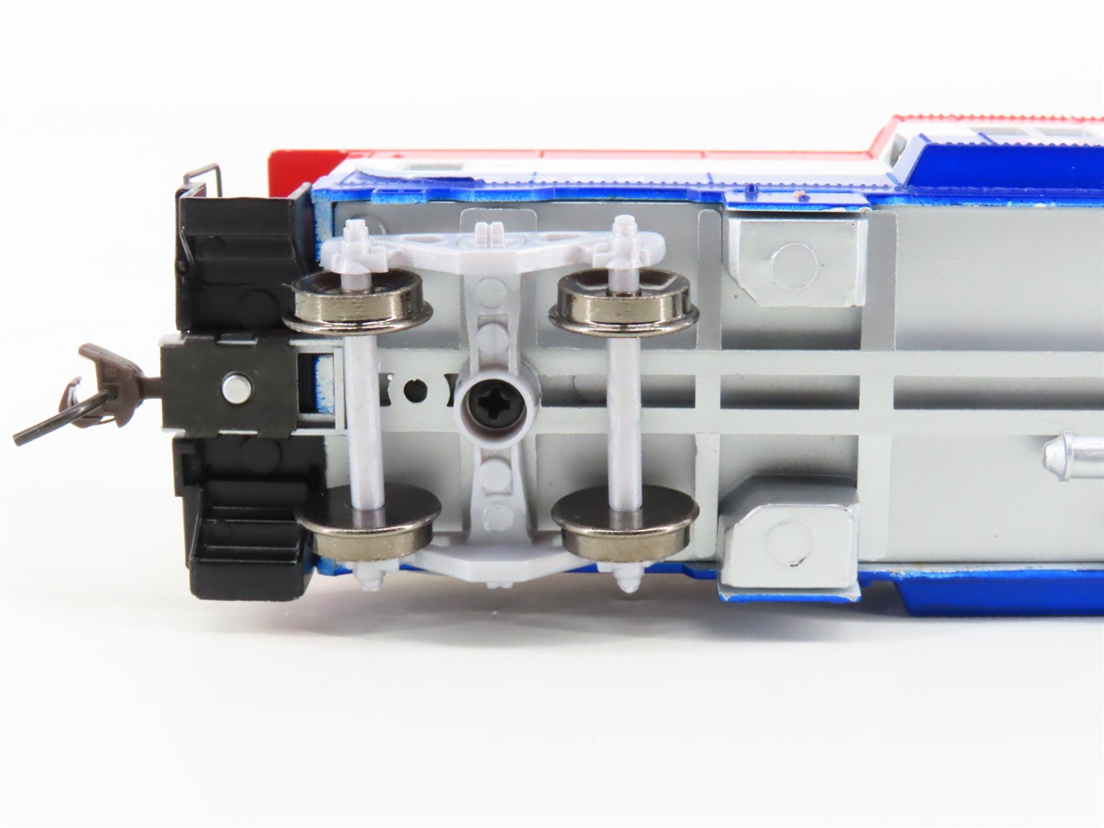 HO Scale Athearn 74677 EL Erie Lackawanna Bicentennial Bay Window Caboose #C354