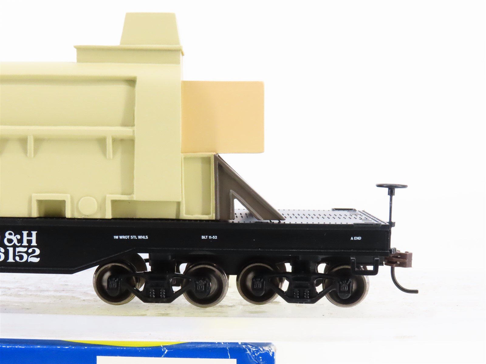 HO Scale Athearn 92244 D&H Delaware & Hudson Heavy Duty Flat Car #16152 w/ Load