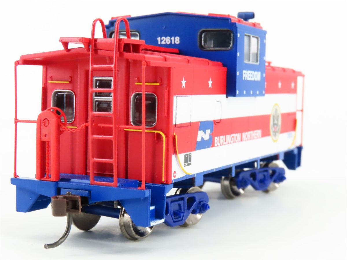 HO Scale Athearn 75170 BN Burlington Northern &quot;Desert Storm&quot; Caboose #12618