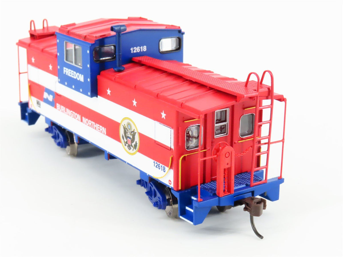 HO Scale Athearn 75170 BN Burlington Northern &quot;Desert Storm&quot; Caboose #12618