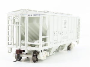 HO Scale Athearn 94366 PRR Pennsylvania 2-Bay Covered Hopper #256238