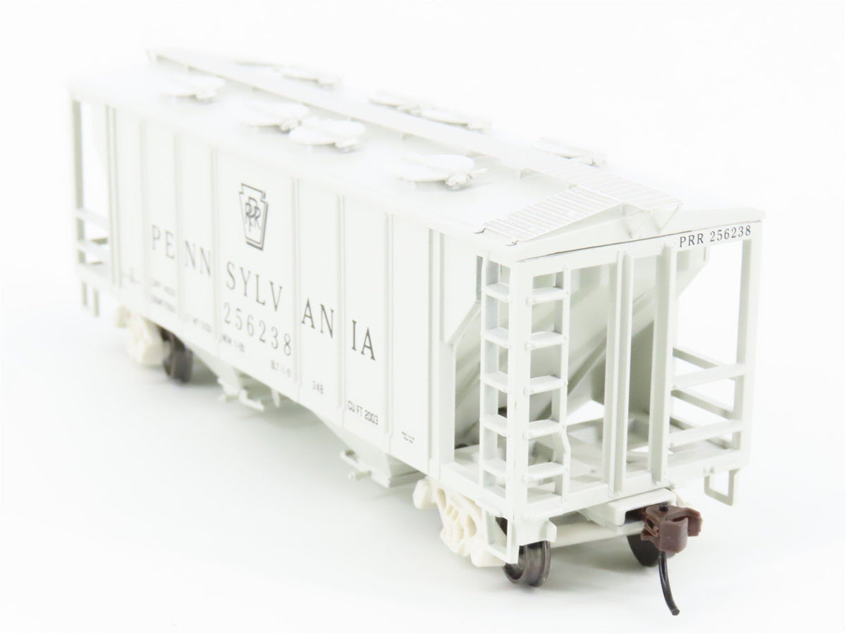 HO Scale Athearn 94366 PRR Pennsylvania 2-Bay Covered Hopper #256238