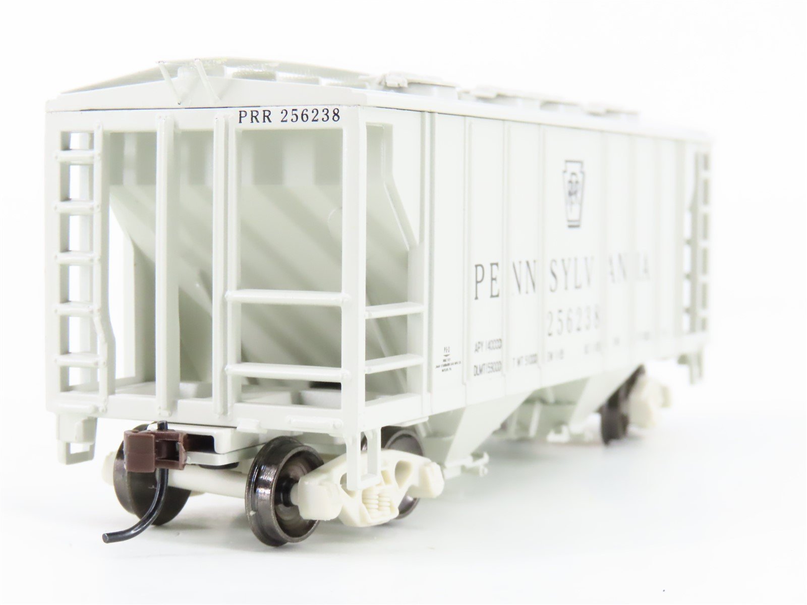 HO Scale Athearn 94366 PRR Pennsylvania 2-Bay Covered Hopper #256238